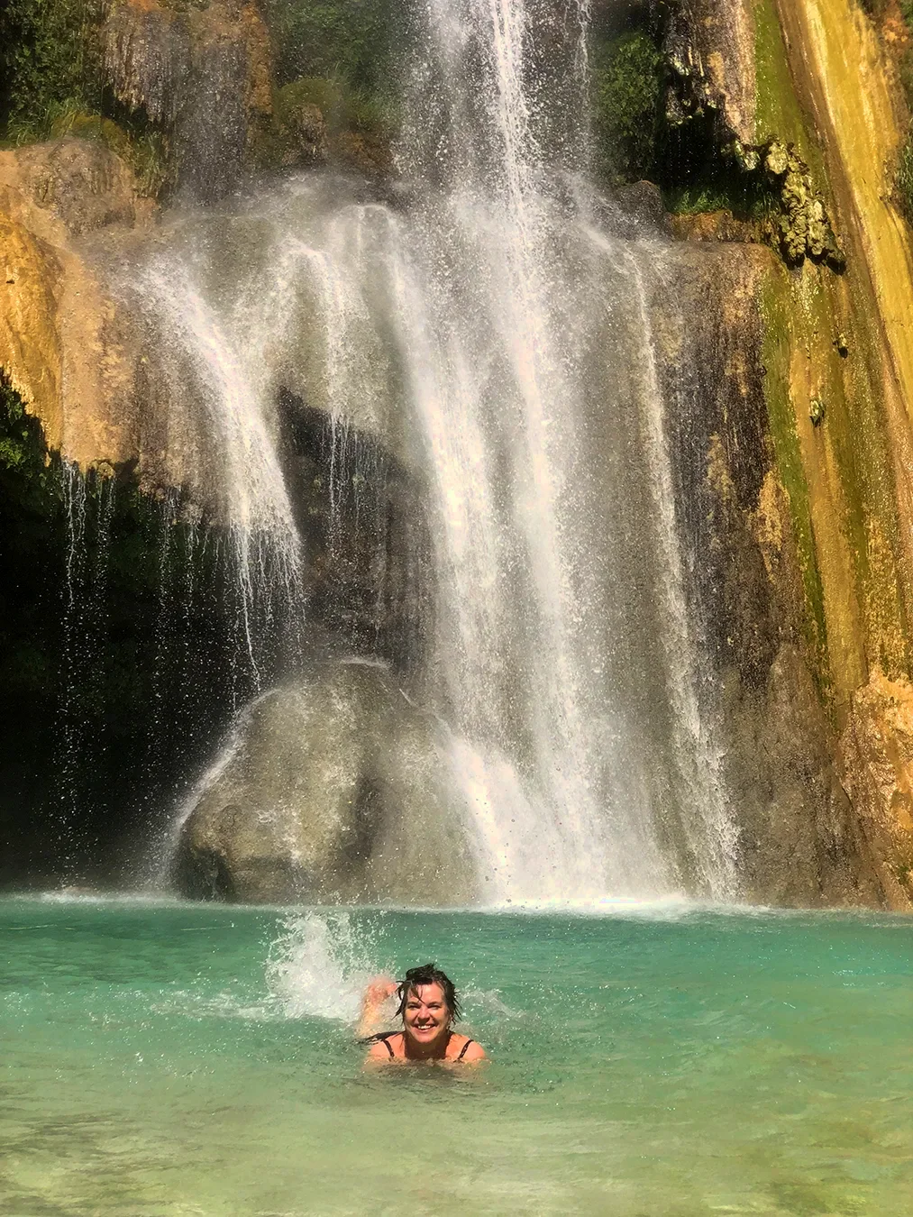 https://www.tierraventura.com/Claudia swimming by the Waterfall in Santiago Apoala