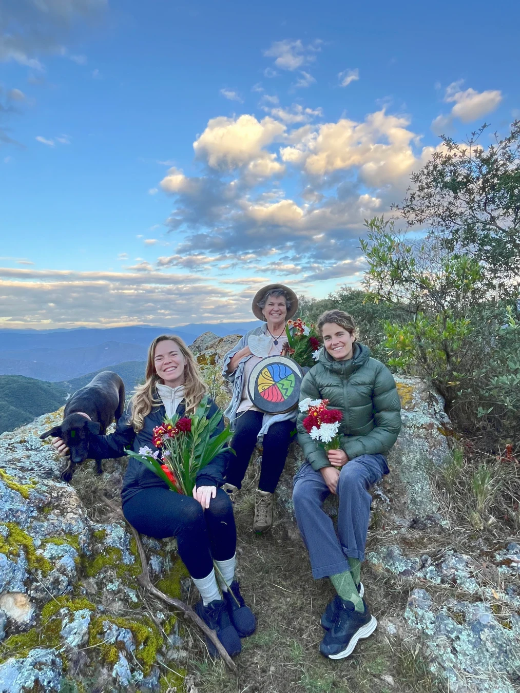 Kiera, Claudia and Eve on the Hill of the Jaguar/Pueblos Mancomunados 1